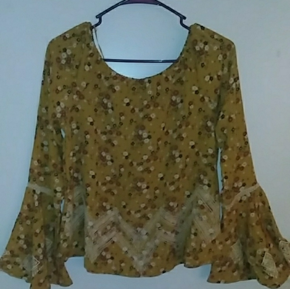 Really cute shirt for spring and summer